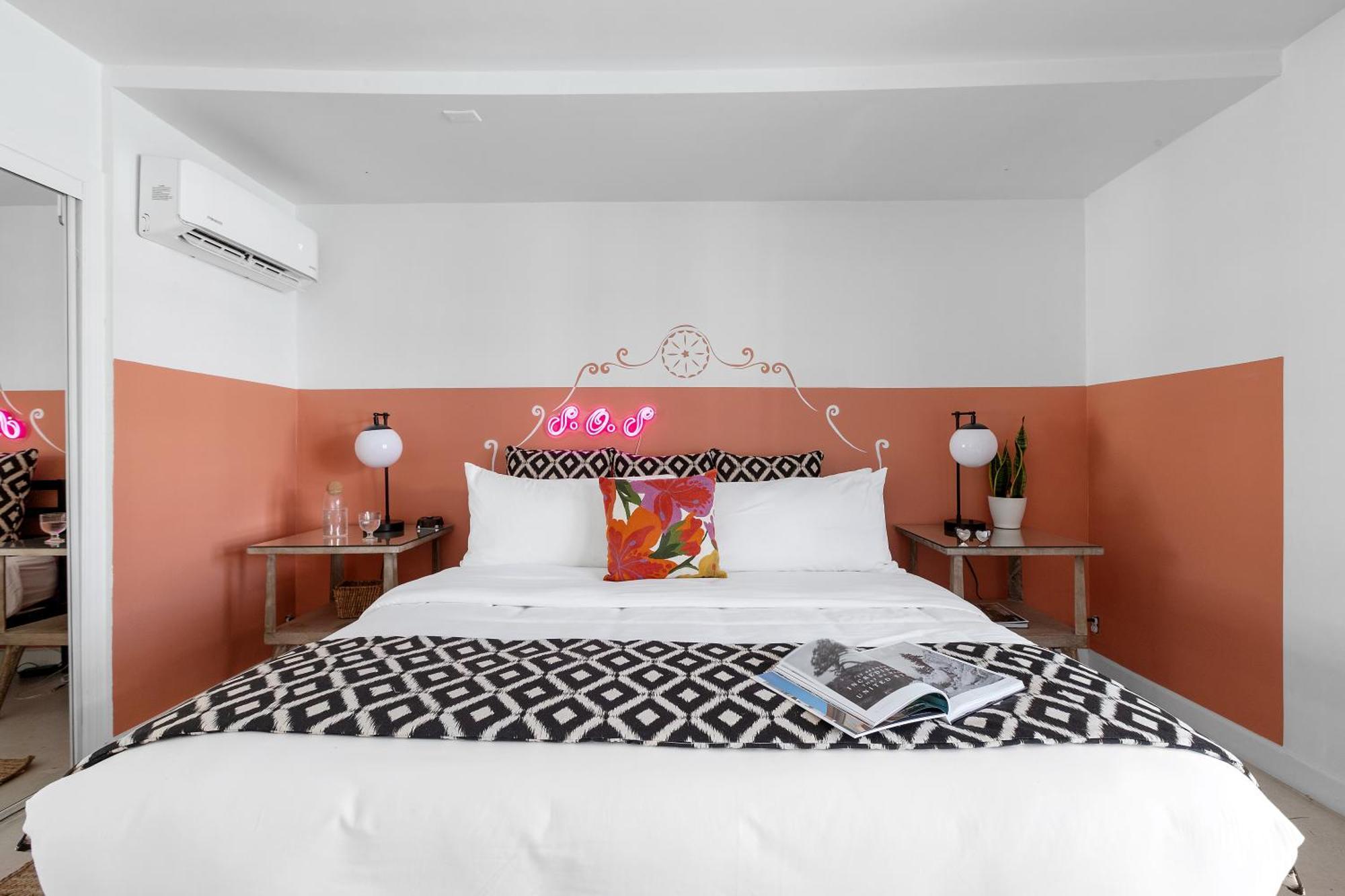 Natural Palm Springs Escape Poolside Plus Downtown Hotel Exterior photo