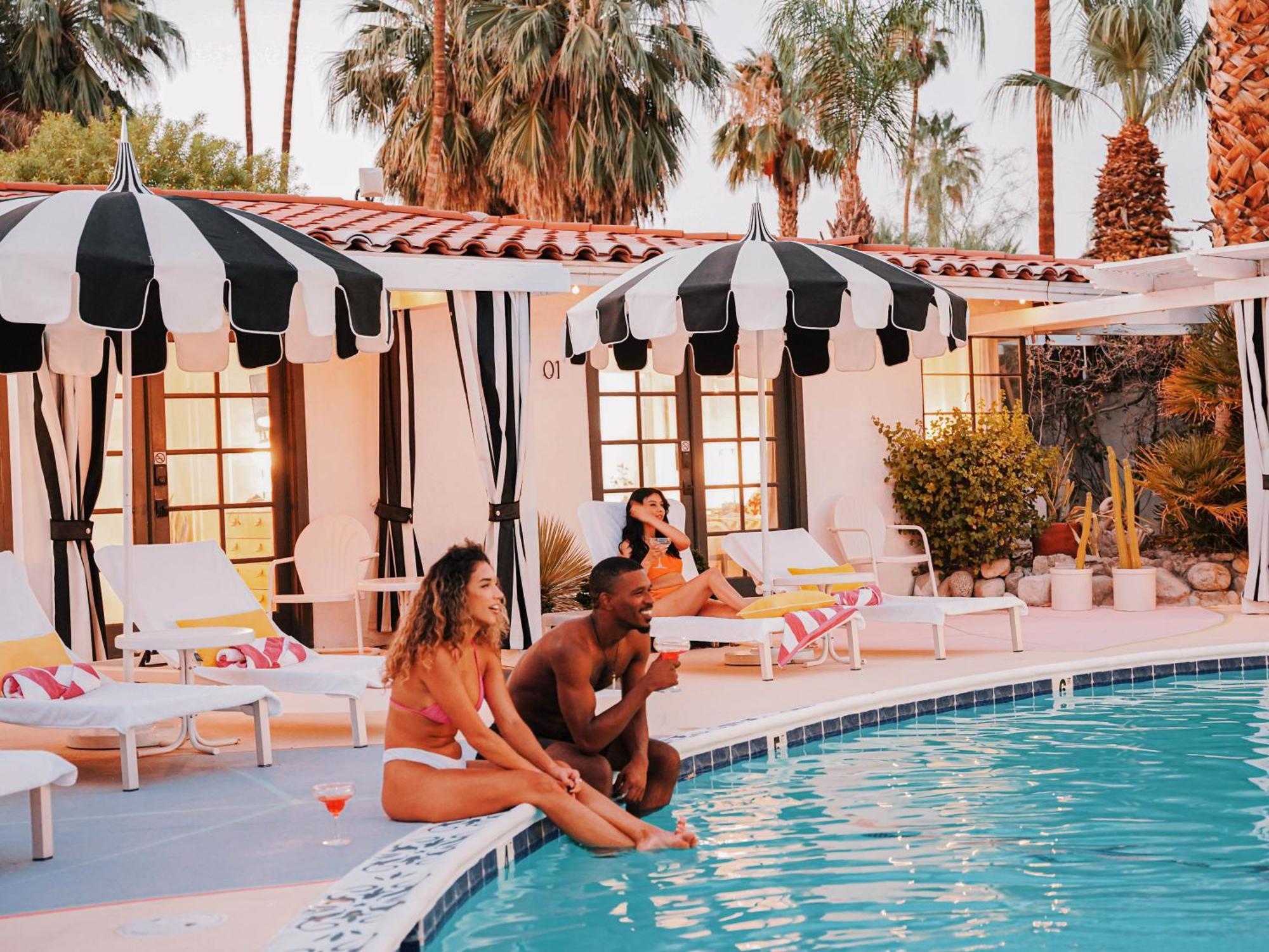 Natural Palm Springs Escape Poolside Plus Downtown Hotel Exterior photo