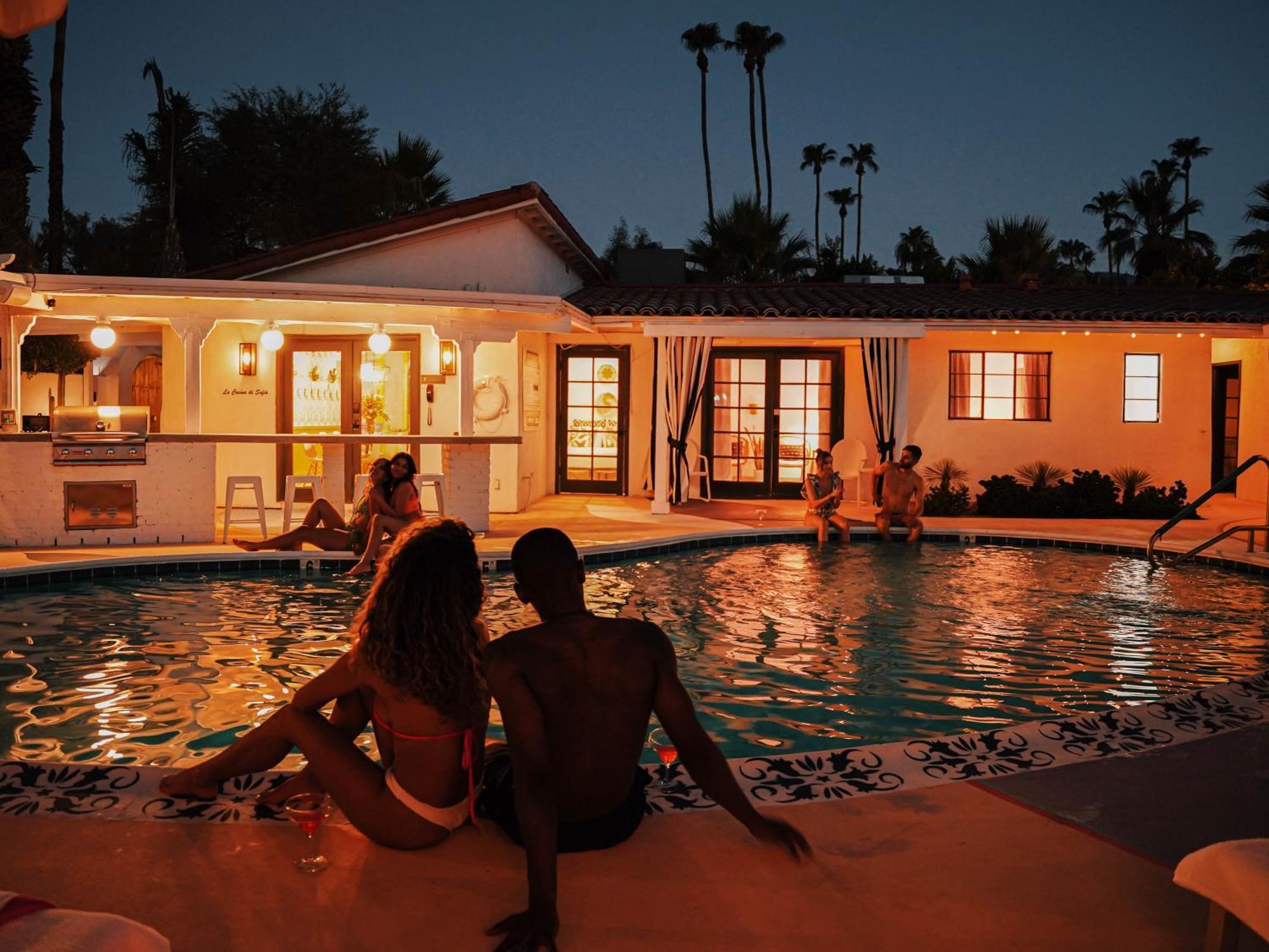 Natural Palm Springs Escape Poolside Plus Downtown Hotel Exterior photo
