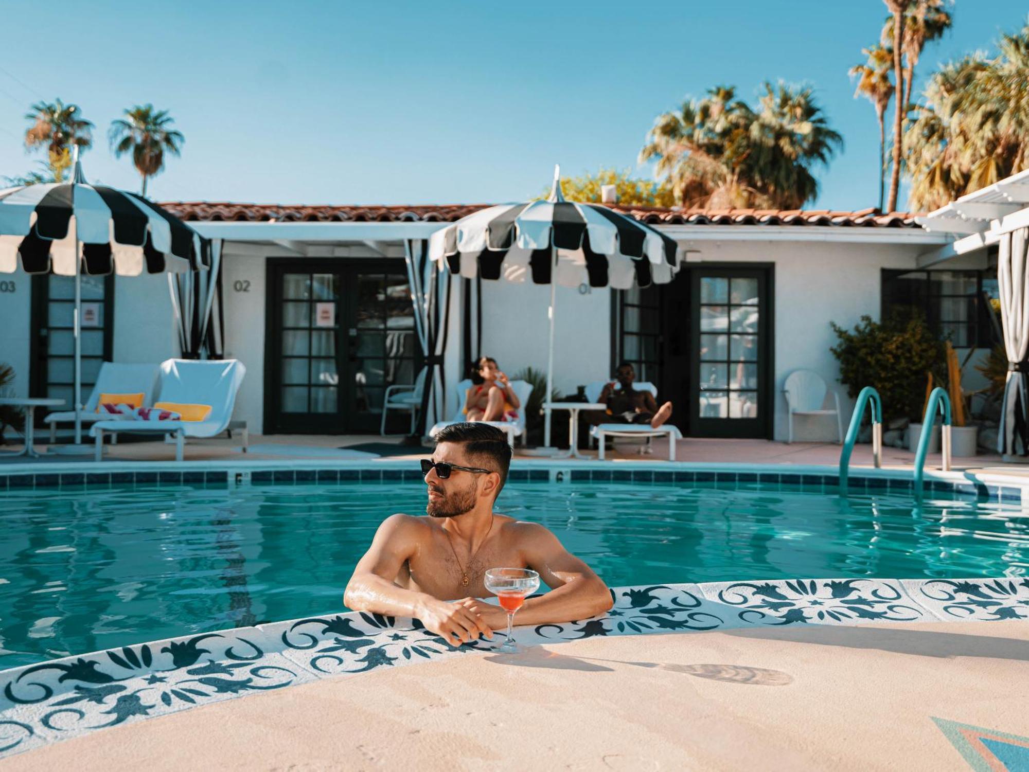 Natural Palm Springs Escape Poolside Plus Downtown Hotel Exterior photo